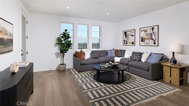 6114 Valentina Way 305, Eastvale, CA 92880