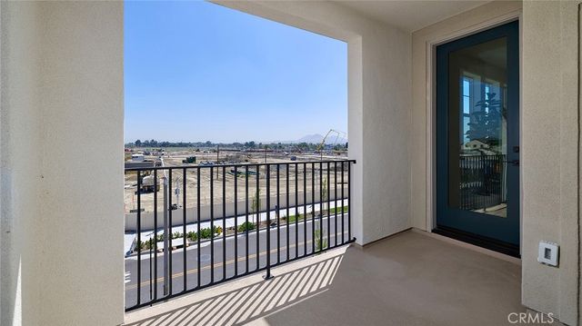 6114 Valentina Way 305, Eastvale, CA 92880
