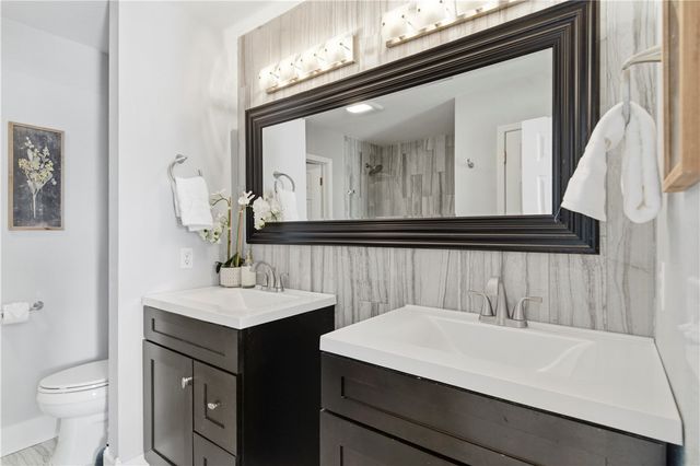 601 Glasgow Lane, Bentonville, AR 72712