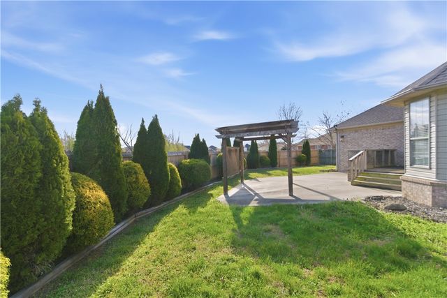 601 Glasgow Lane, Bentonville, AR 72712