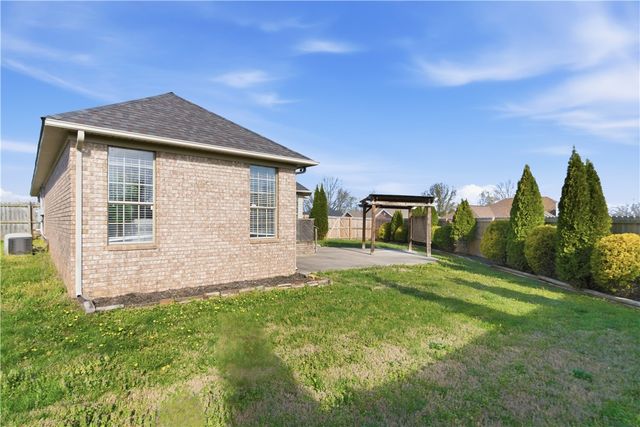 601 Glasgow Lane, Bentonville, AR 72712