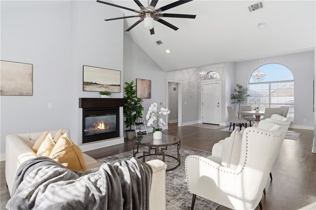 601 Glasgow Lane, Bentonville, AR 72712