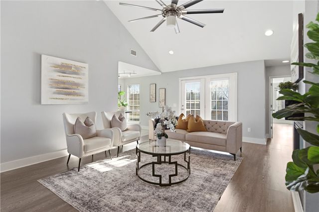 601 Glasgow Lane, Bentonville, AR 72712