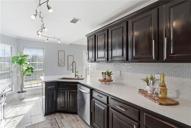 601 Glasgow Lane, Bentonville, AR 72712