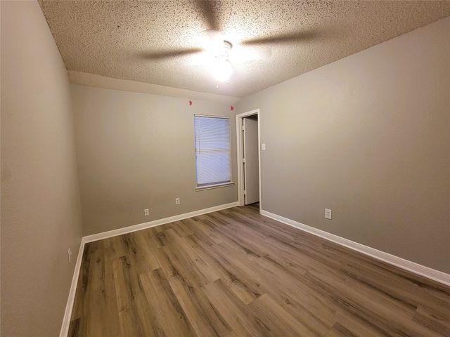 829 Beaver Creek Drive, Burleson, TX 76028