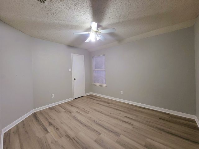 829 Beaver Creek Drive, Burleson, TX 76028