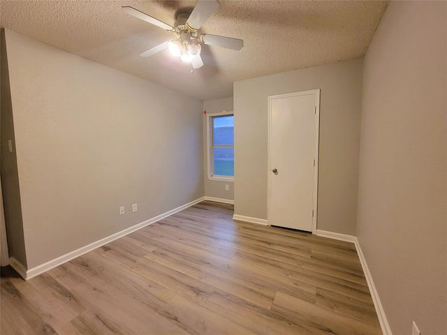 829 Beaver Creek Drive, Burleson, TX 76028