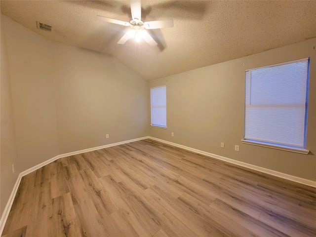 829 Beaver Creek Drive, Burleson, TX 76028