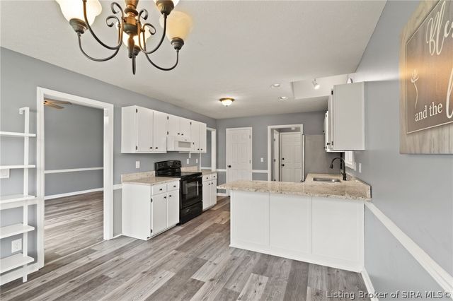 8408 Plum Run Drive, Sellersburg, IN 47172