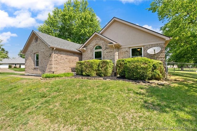 8408 Plum Run Drive, Sellersburg, IN 47172
