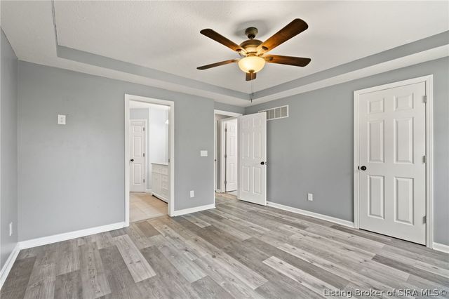 8408 Plum Run Drive, Sellersburg, IN 47172