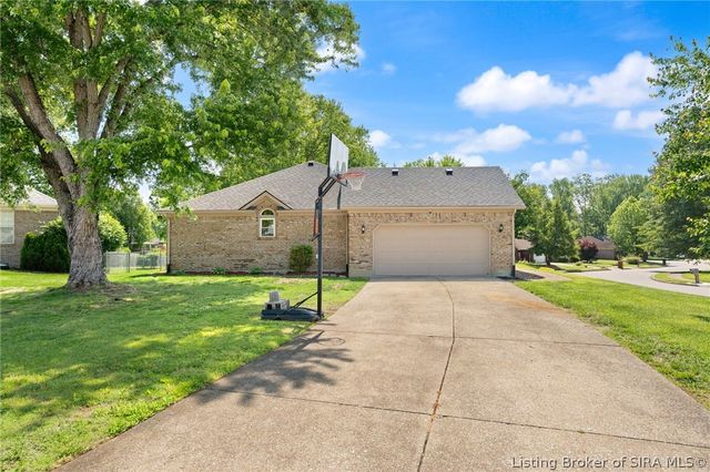 8408 Plum Run Drive, Sellersburg, IN 47172