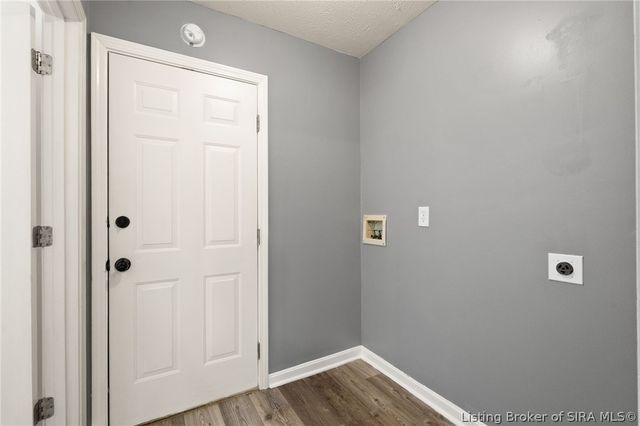 8408 Plum Run Drive, Sellersburg, IN 47172