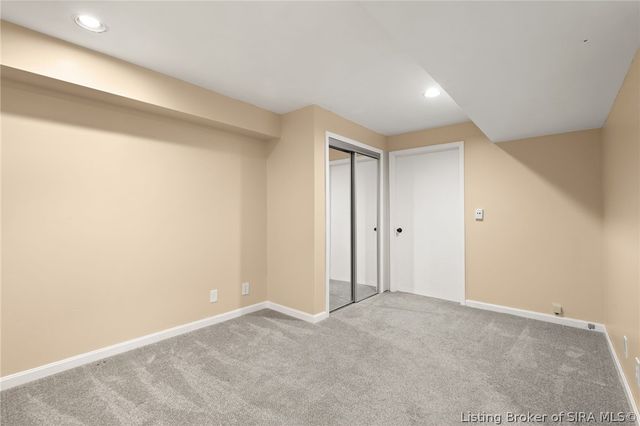 8408 Plum Run Drive, Sellersburg, IN 47172