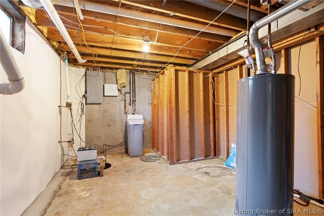 8408 Plum Run Drive, Sellersburg, IN 47172