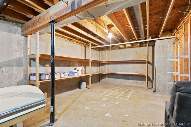 8408 Plum Run Drive, Sellersburg, IN 47172