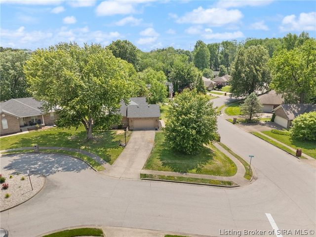 8408 Plum Run Drive, Sellersburg, IN 47172