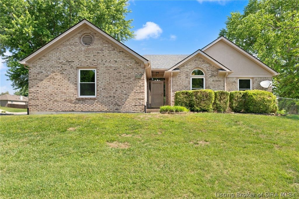 8408 Plum Run Drive, Sellersburg, IN 47172