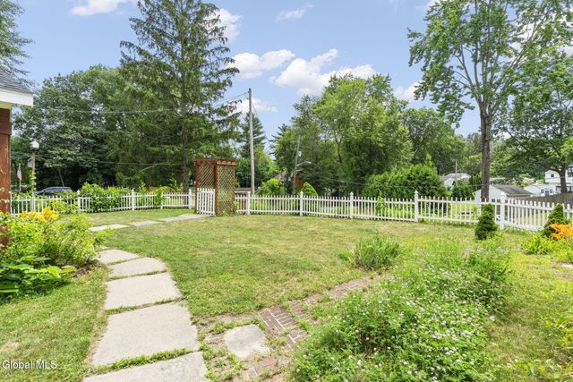 31 Hidley Avenue, North Greenbush, NY 12198