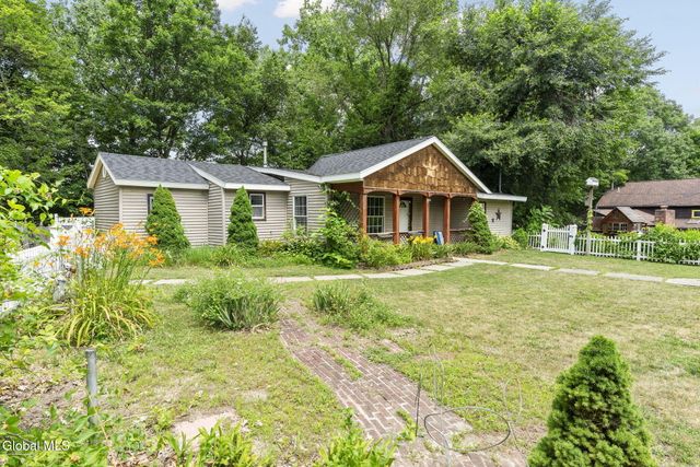 31 Hidley Avenue, North Greenbush, NY 12198
