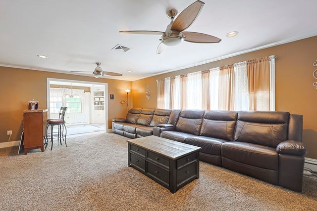 24 Waldo St, Dracut, MA 01826