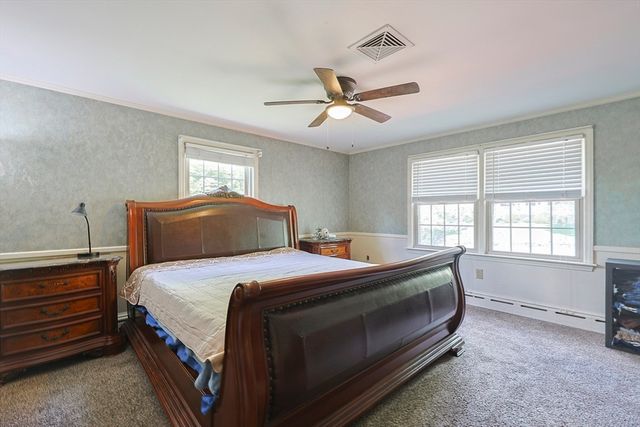 24 Waldo St, Dracut, MA 01826