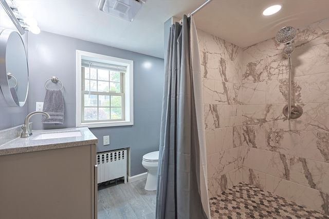 24 Waldo St, Dracut, MA 01826