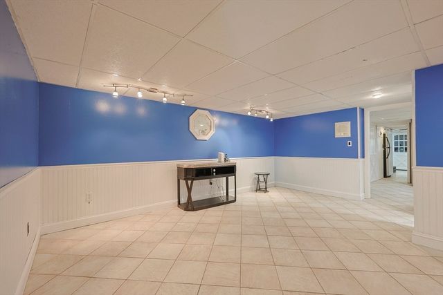 24 Waldo St, Dracut, MA 01826