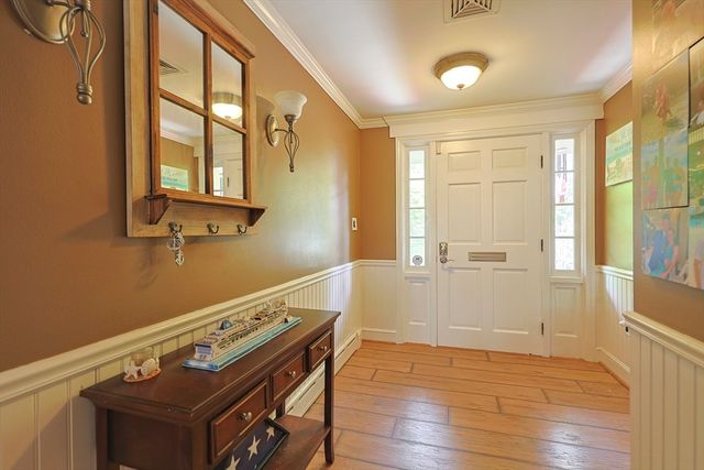 24 Waldo St, Dracut, MA 01826
