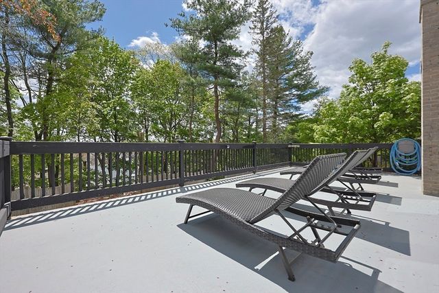 24 Waldo St, Dracut, MA 01826