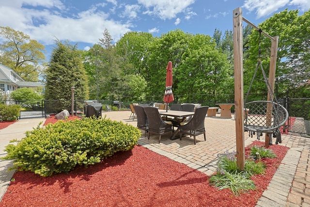 24 Waldo St, Dracut, MA 01826