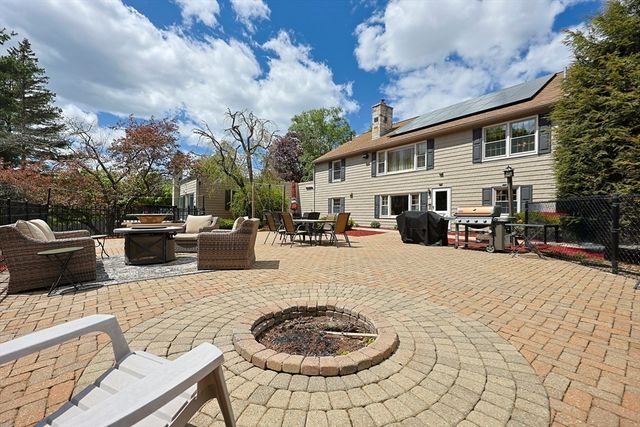 24 Waldo St, Dracut, MA 01826