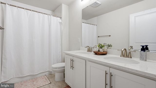 808 LONG MEADOW DR, Fredericksburg, VA 22406