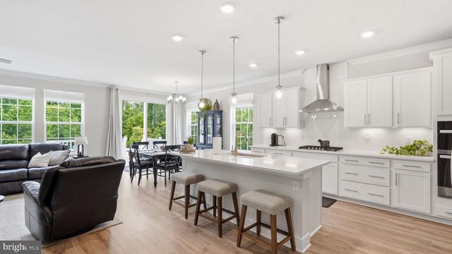 808 LONG MEADOW DR, Fredericksburg, VA 22406