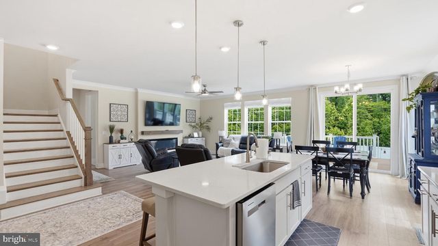 808 LONG MEADOW DR, Fredericksburg, VA 22406