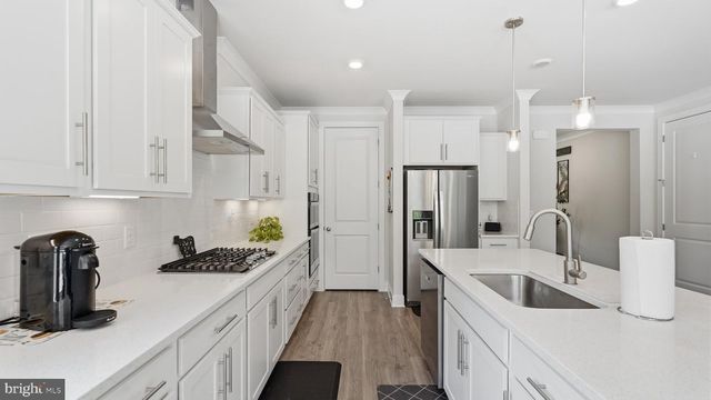 808 LONG MEADOW DR, Fredericksburg, VA 22406