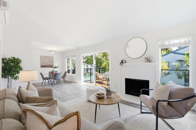 905 W Middlefield Road 972, Mountain View, CA 94043