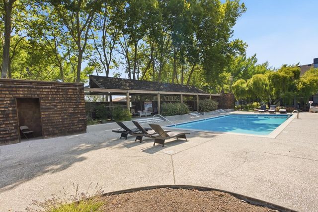 905 W Middlefield Road 972, Mountain View, CA 94043