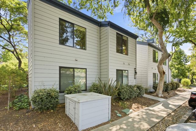 905 W Middlefield Road 972, Mountain View, CA 94043
