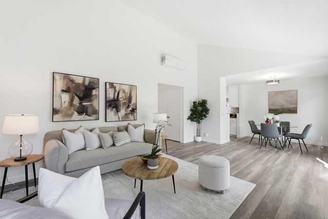 905 W Middlefield Road 972, Mountain View, CA 94043