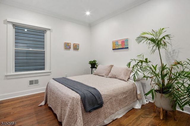 204 Bowers St, Jersey City, NJ 07307