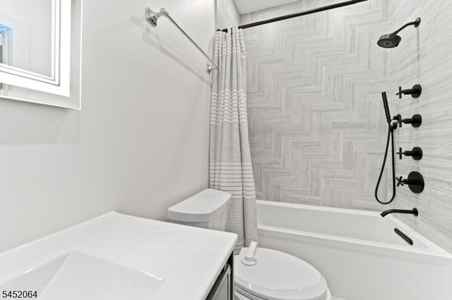 204 Bowers St, Jersey City, NJ 07307