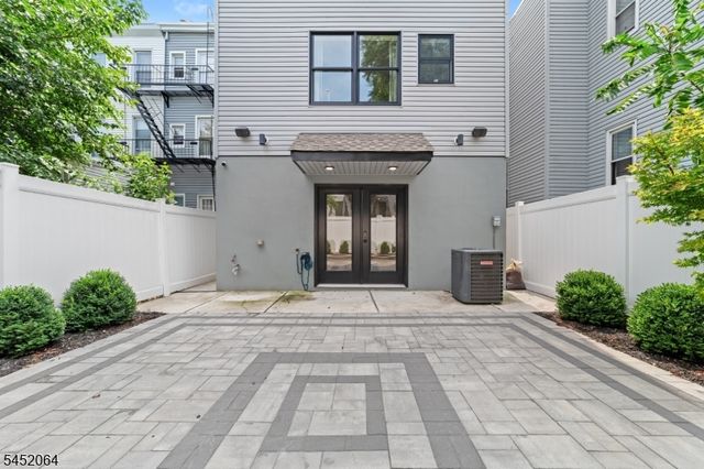204 Bowers St, Jersey City, NJ 07307