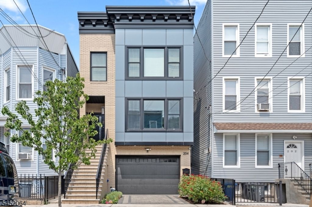 204 Bowers St, Jersey City, NJ 07307