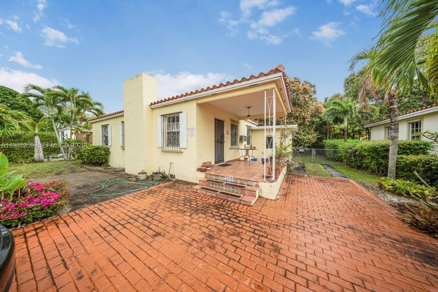 512 Mendoza Ave, Coral Gables, FL 33134