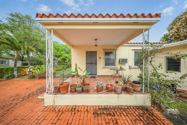 512 Mendoza Ave, Coral Gables, FL 33134