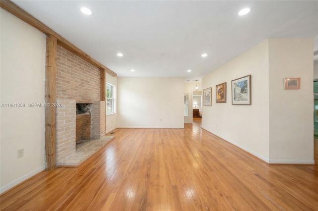 512 Mendoza Ave, Coral Gables, FL 33134