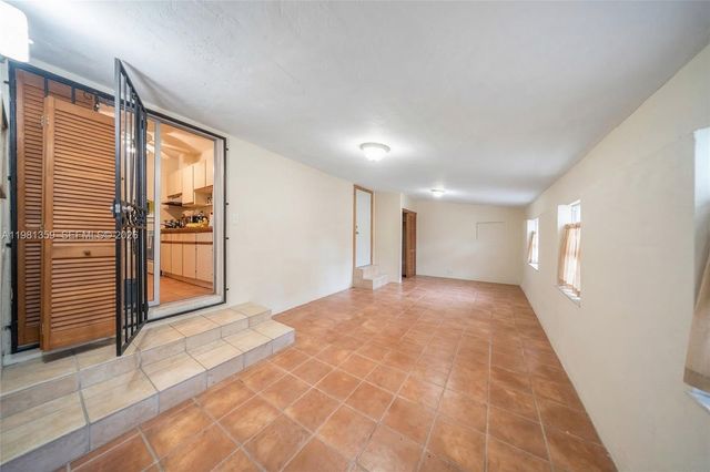 512 Mendoza Ave, Coral Gables, FL 33134