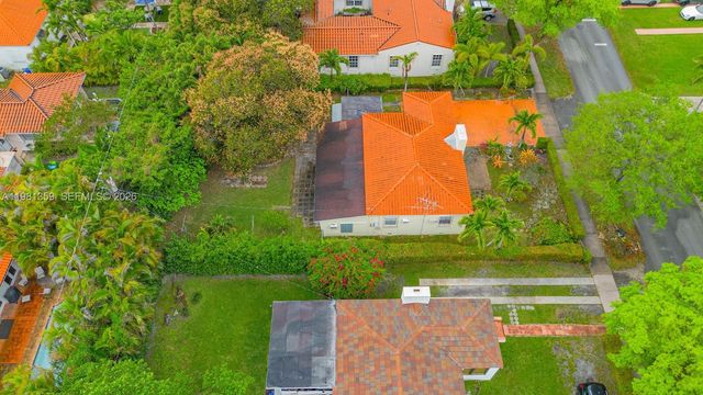 512 Mendoza Ave, Coral Gables, FL 33134