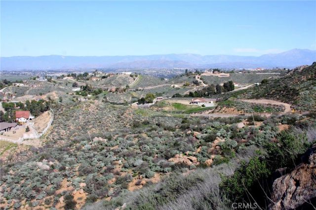 39 Burwood, Perris, CA 92570